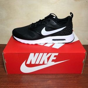 Mens Nike Air Max Tavas Black White Running Shoes
